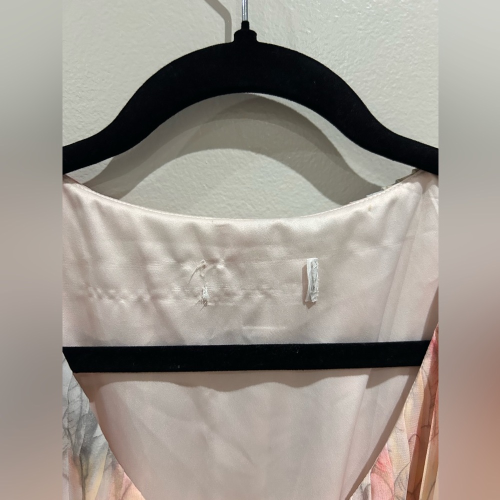 Pastel Pleated Short Dress with V-Neck- Size 8- label tag was removed - Picture 9 of 12